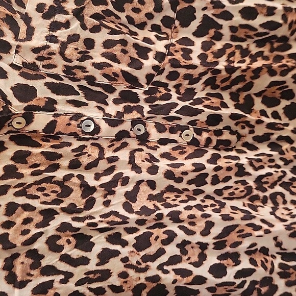 Zara Leopard Print Henley top. EUC. - Picture 4 of 8